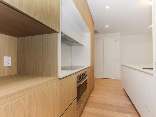Apartment for rent in Pointe-claire, Quebec