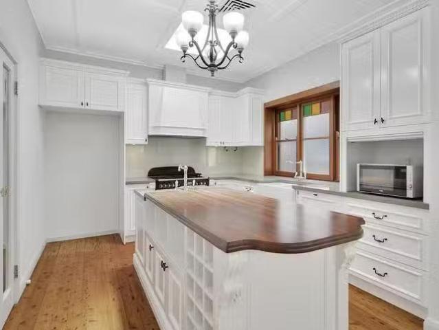 House for rent in North Willoughby