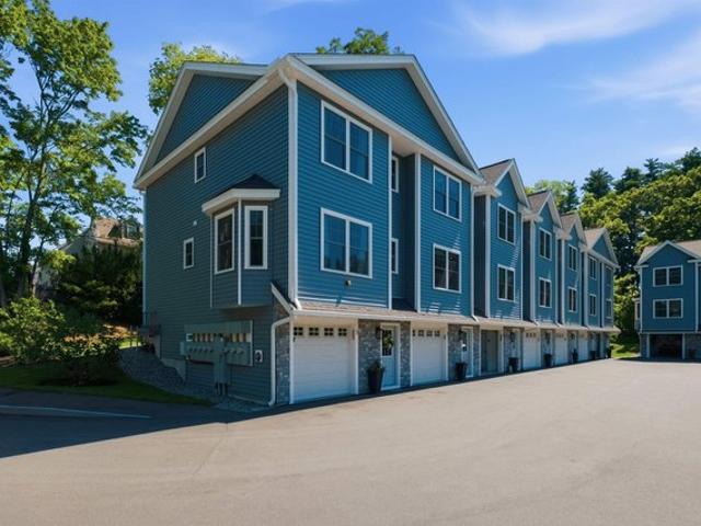 Townhouse for sale in Exeter, Rockingham County