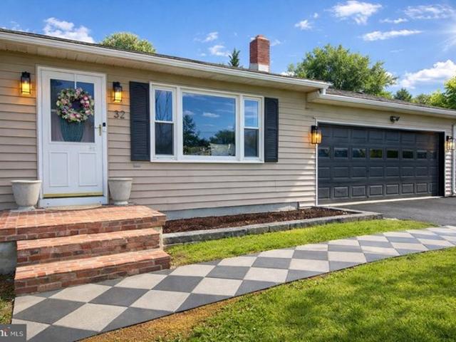 House for sale in Bunker Hill, West Virginia