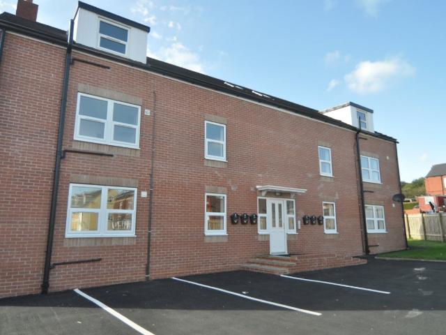 Apartment for rent in Jump, South Yorkshire