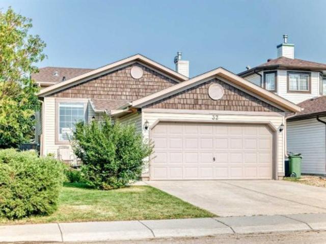 House for sale in Okotoks, Alberta