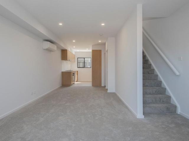 Townhouse for rent in Newcastle, Newcastle-Maitland