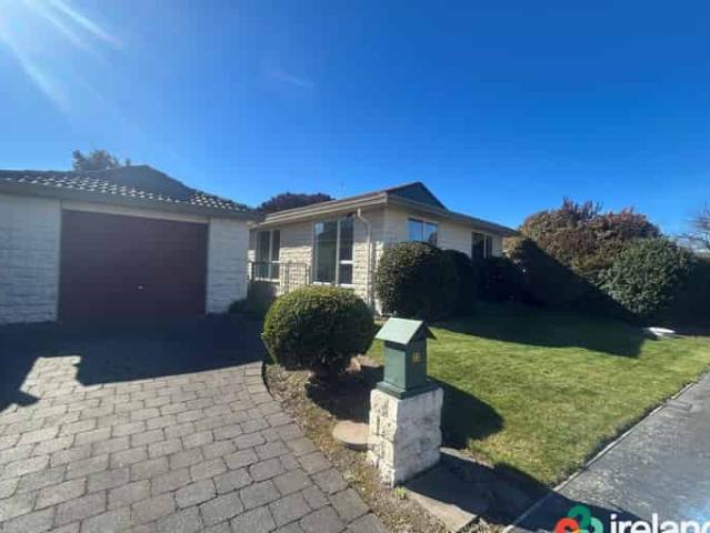 House for rent in Chaslands, Canterbury