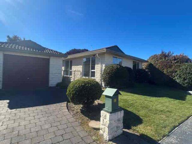 House for rent in Chaslands, Canterbury