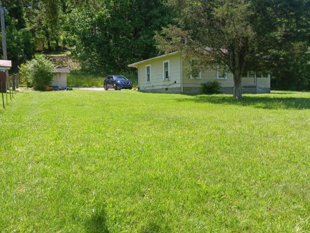 House for sale in Flat Lick, Kentucky