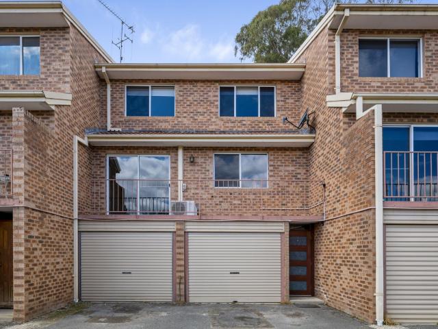 House for rent in Queanbeyan