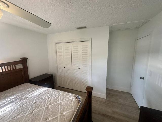 Room for rent in Port Salerno, Florida