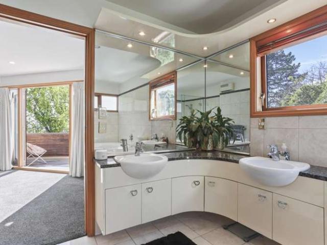 House for sale in Chaslands, Canterbury