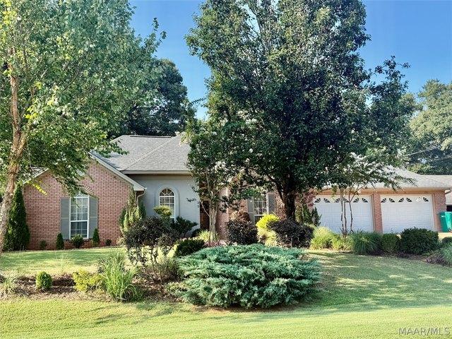 House for sale in Elmore, Alabama