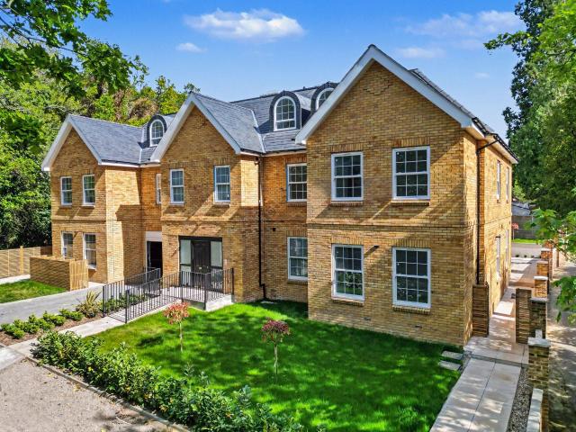 Apartment for rent in Elmbridge, Surrey