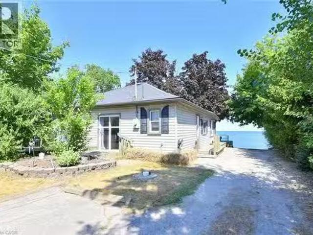 House for sale in Ontario