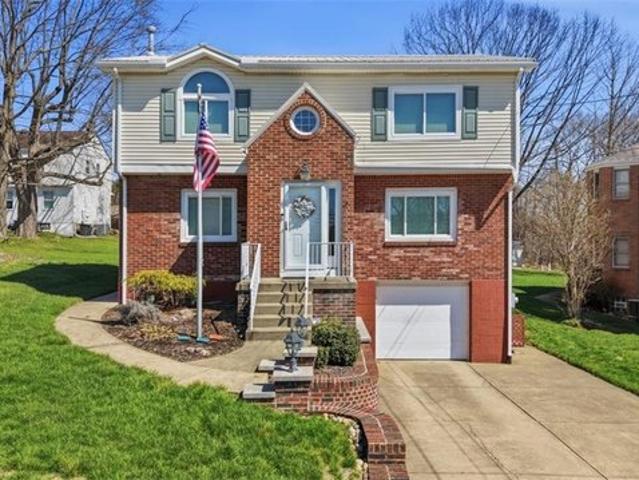 House for sale in Coraopolis, Pennsylvania