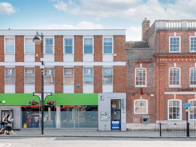 Apartment for rent in Daws Hill, Cressex