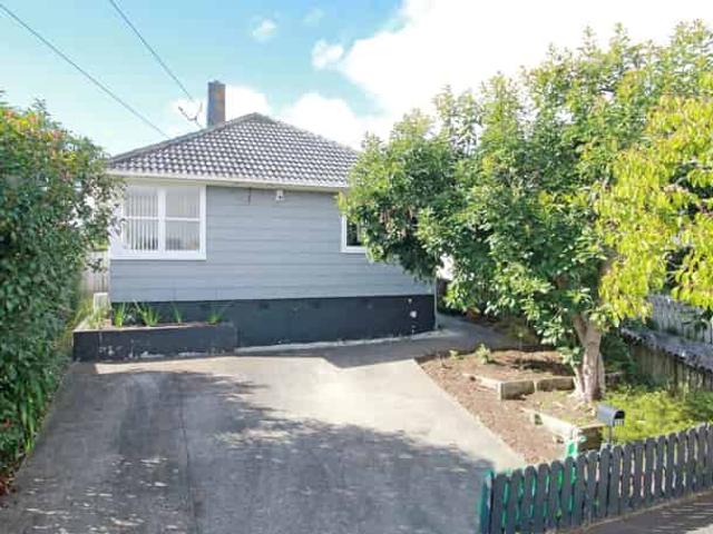 House for rent in Point England, Oroua County