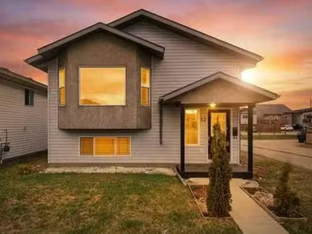 House for sale in Sylvan Lake, Alberta