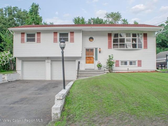 House for sale in Bloomington, New York