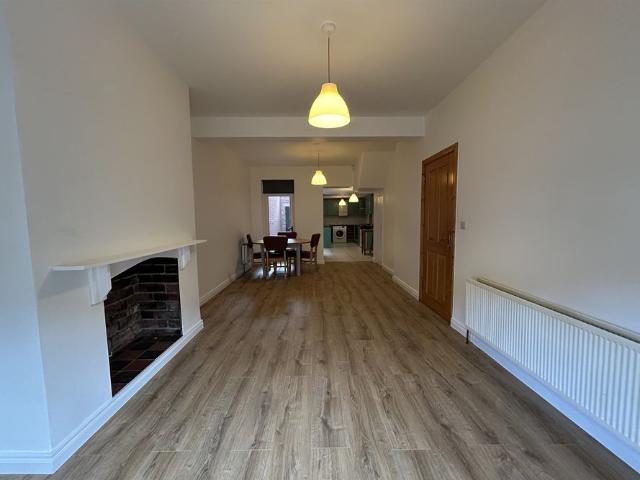 Townhouse for rent in Willowfield, Belfast