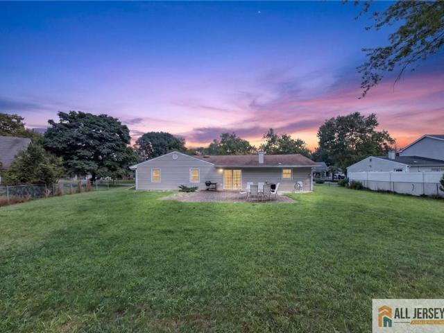 House for sale in Kendall Park, New Jersey