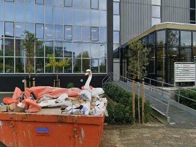 Bedrijfspand te huur in Bloemendaal, Gouda