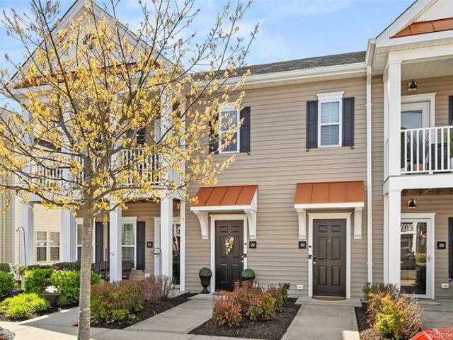 Condo for sale in Bohemia, New York