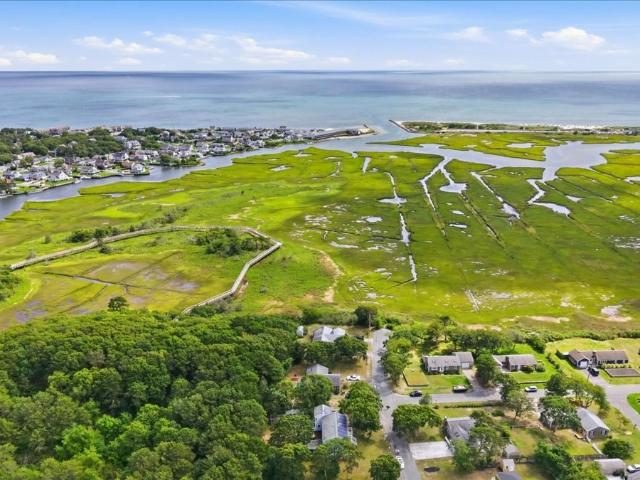 House for sale in West Yarmouth, Yarmouth
