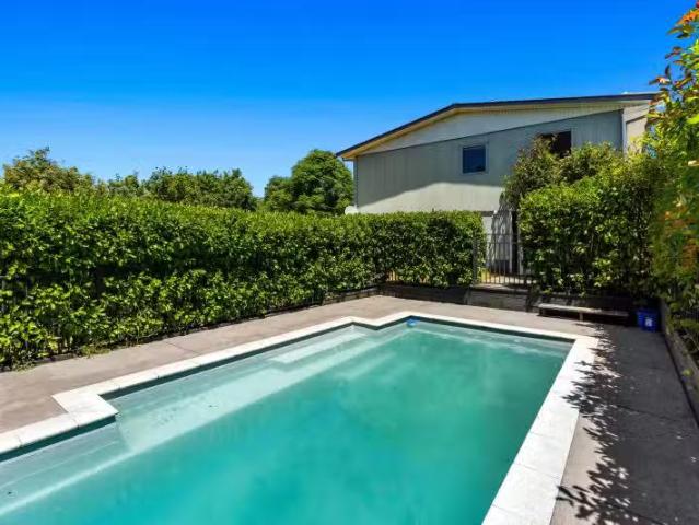 House for sale in Oratia