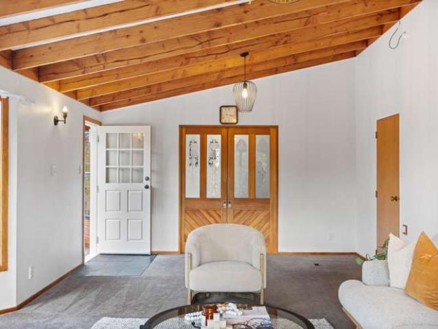House for sale in Oratia