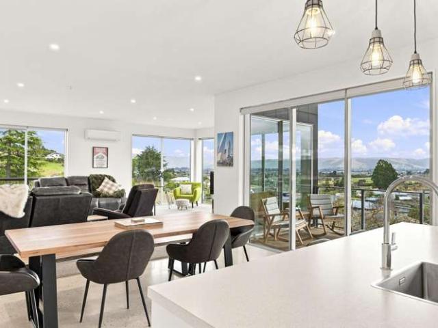 House for sale in Otakou