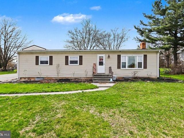 House for sale in Abbottstown, Pennsylvania