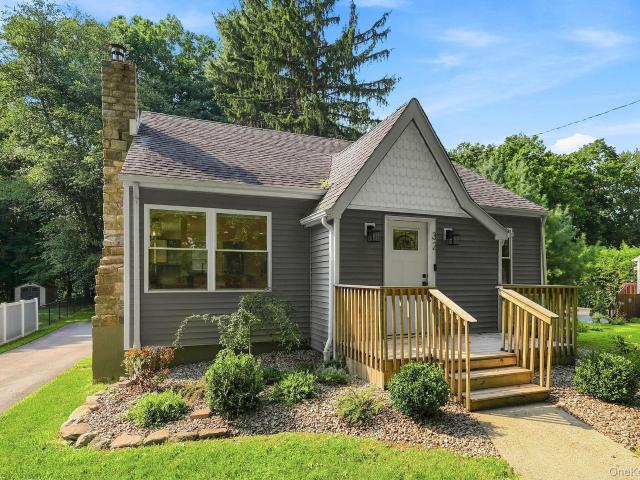 House for sale in Rombout Ridge, City of Poughkeepsie
