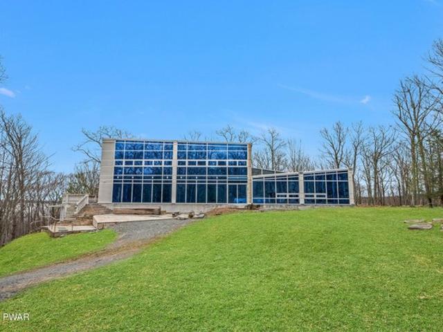 House for sale in Lakeville, Pennsylvania