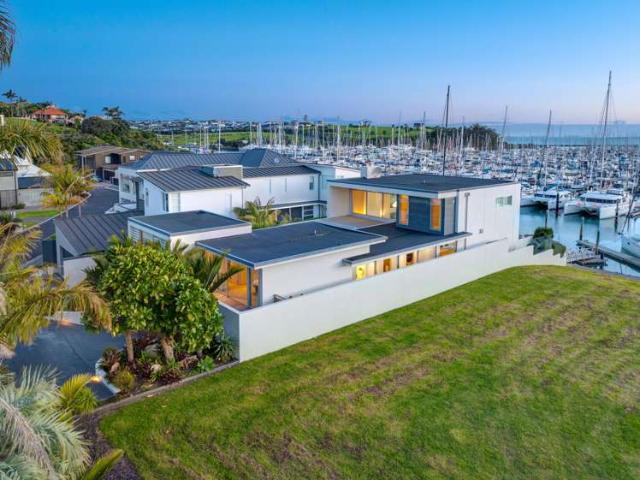 House for sale in Whangaparaoa