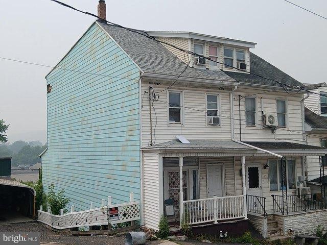 Townhouse for sale in Shenandoah, Pennsylvania