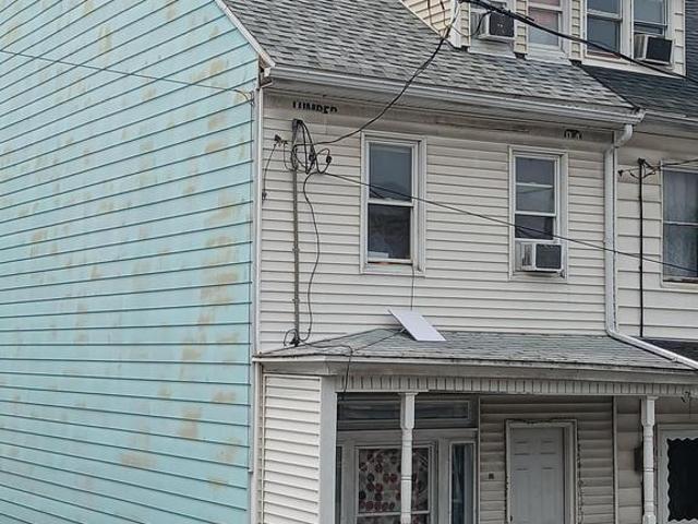 Townhouse for sale in Shenandoah, Pennsylvania