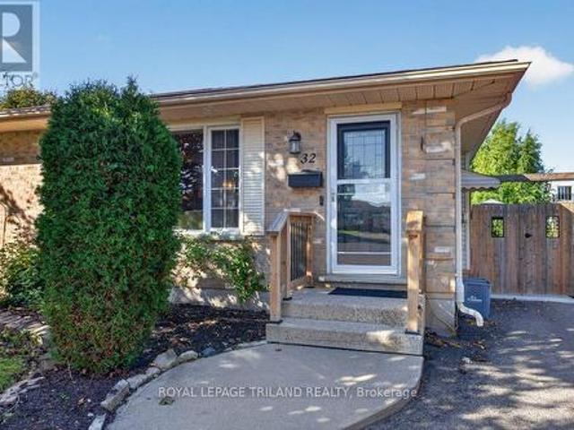 House for sale in St. Thomas, Southwestern Ontario