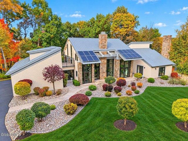 House for sale in Latham, Town of Colonie