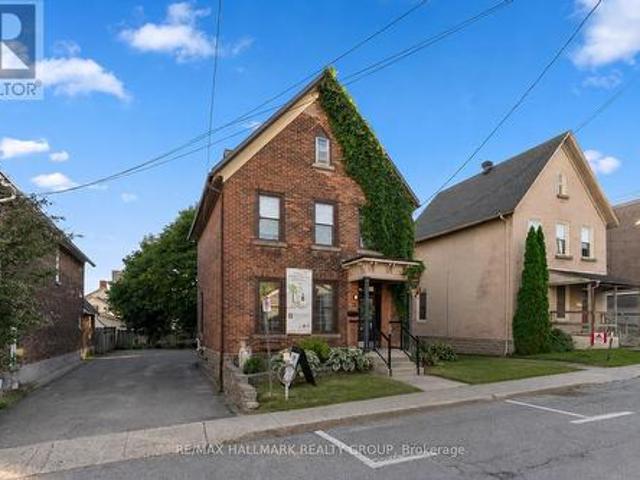 Commercial for rent in Brockville, Ontario