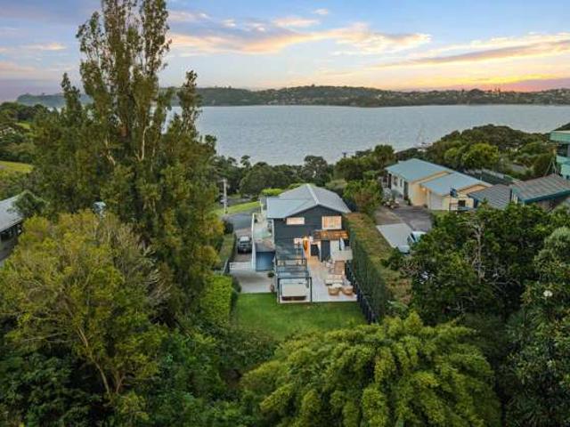 House for sale in Whangaparaoa