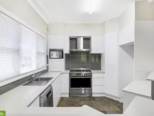 House for rent in Wollongong West, New South Wales