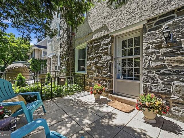 Townhouse for sale in Ardmore, Pennsylvania