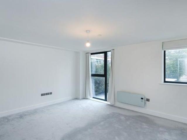 Apartment for rent in Compton Acres, Barton In Fabis