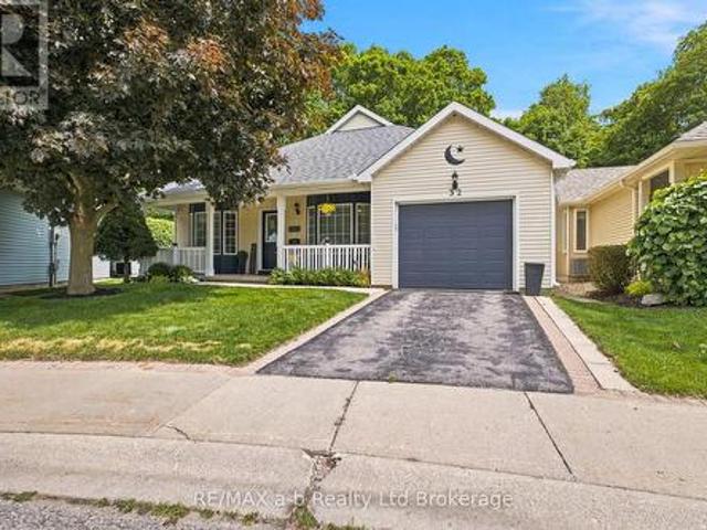 House for sale in Tillsonburg, Ontario