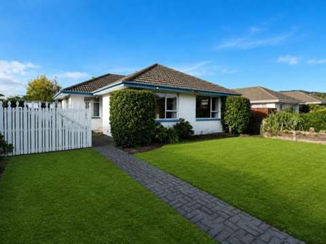 House for rent in Chaslands, Canterbury