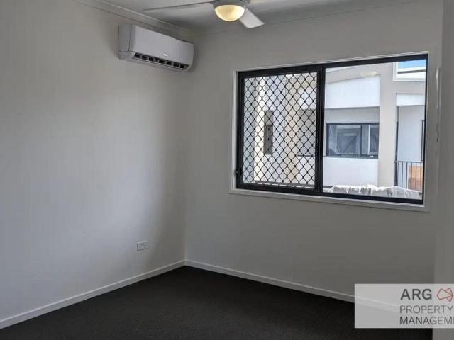 Townhouse for rent in Kings Creek, Queensland