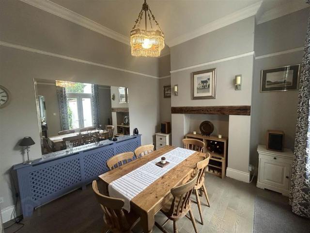 Apartment for rent in Holywood
