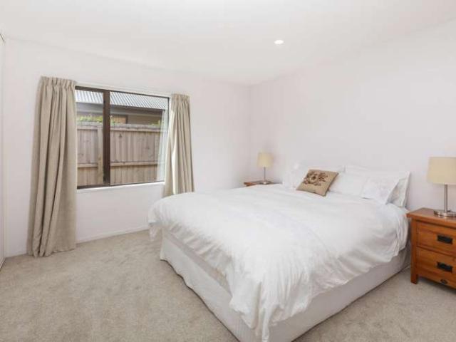 House for sale in Chaslands, Canterbury