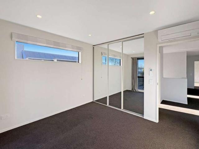 Townhouse for rent in Merivale, Canterbury