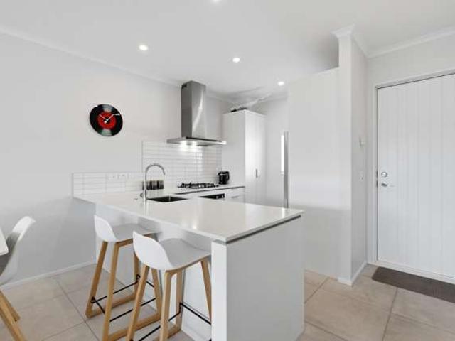 Townhouse for sale in Whangaparaoa