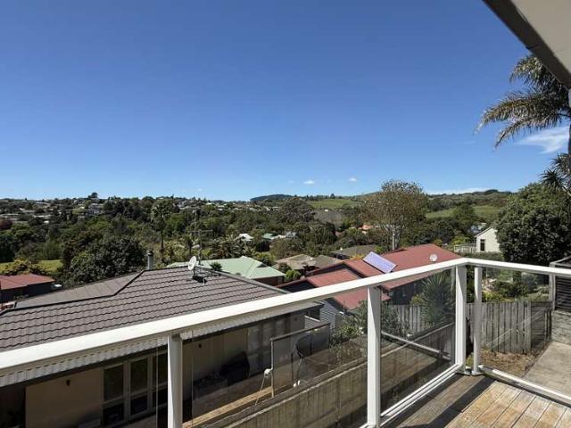 House for rent in Welcome Bay, Bay Of Plenty